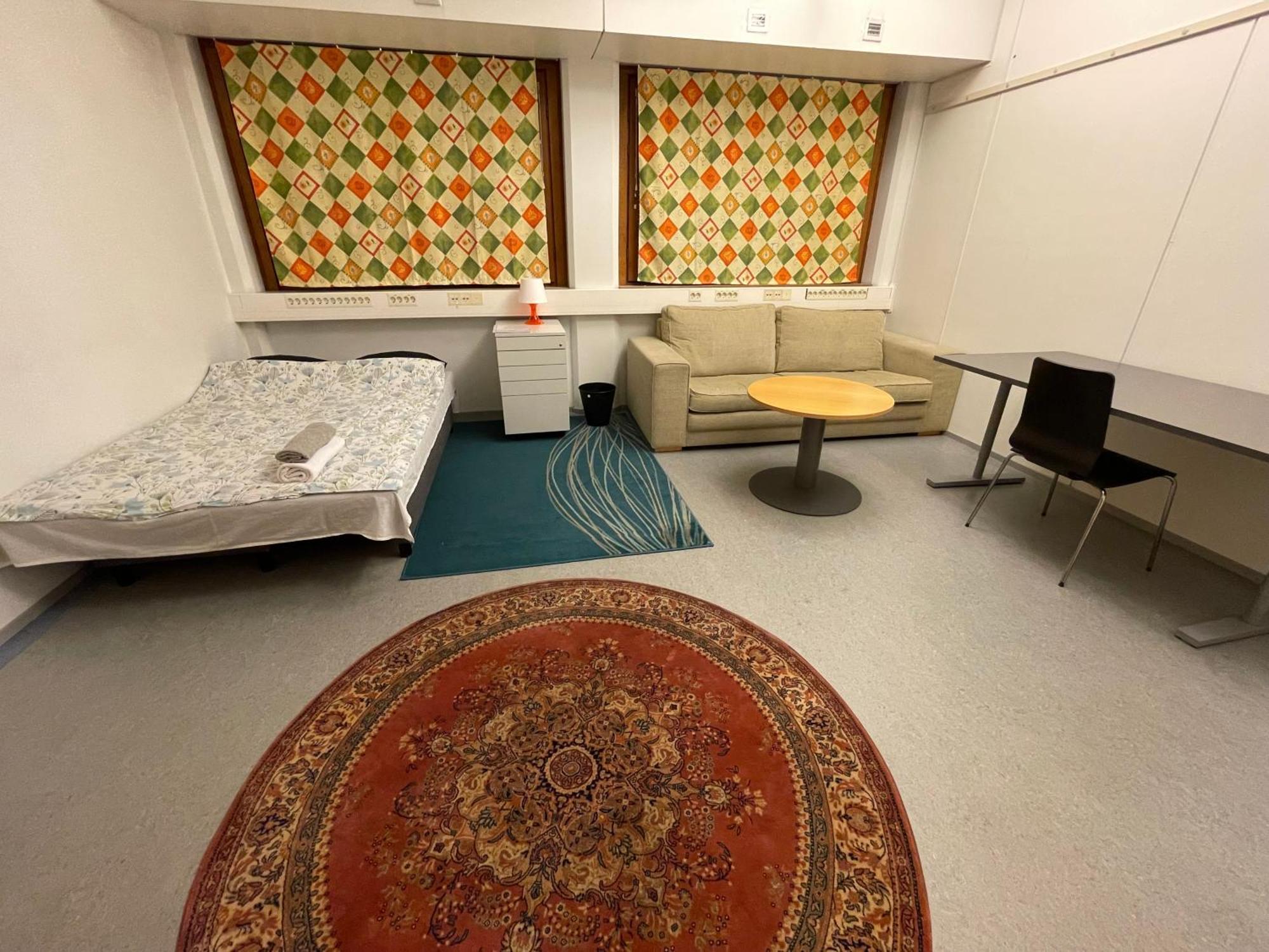 Office House Services 210 * Helsinki